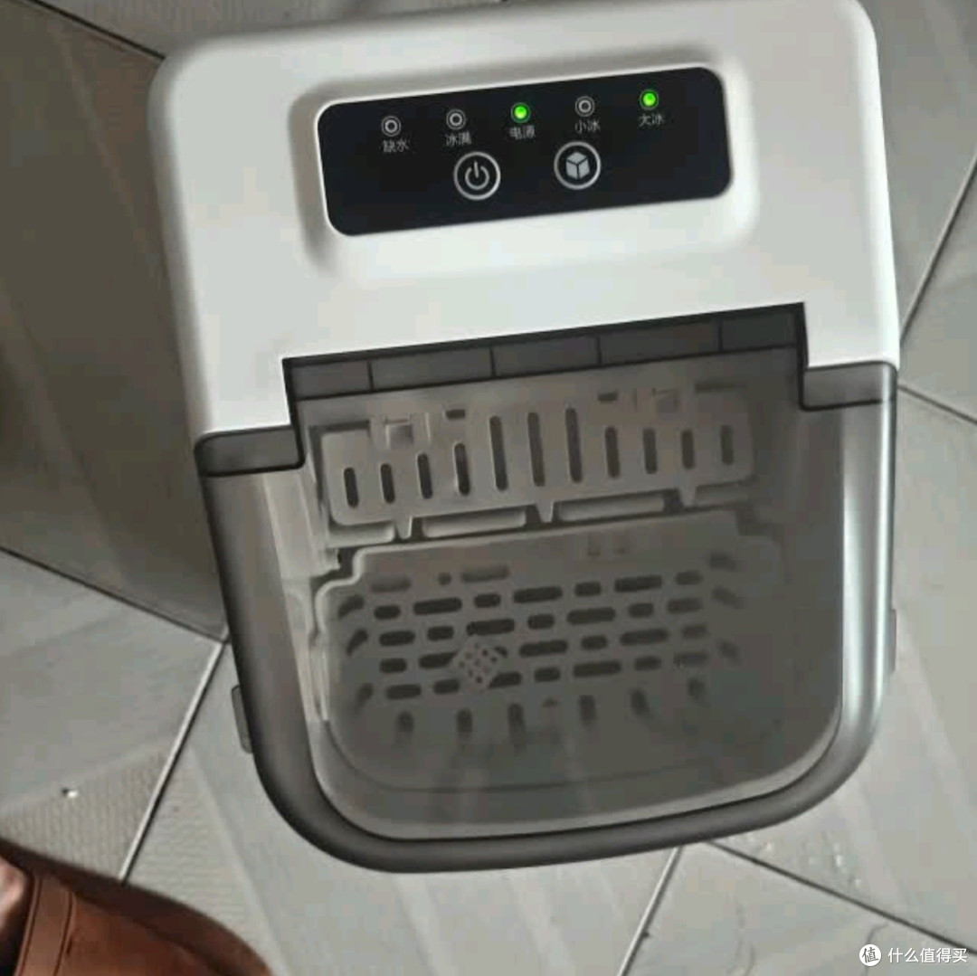 美的（Midea）家用小型制冰机：宿舍冷饮自由的夏日神器