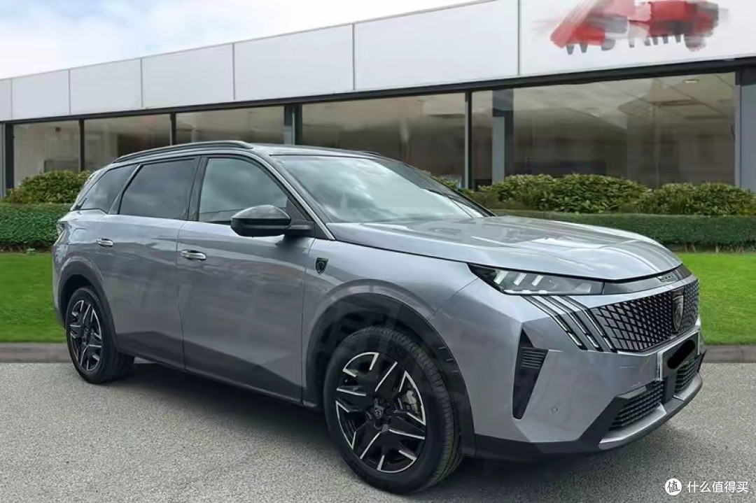 新款标致5008实拍:换新颜、长轴距,1.2T三缸动力引关注
