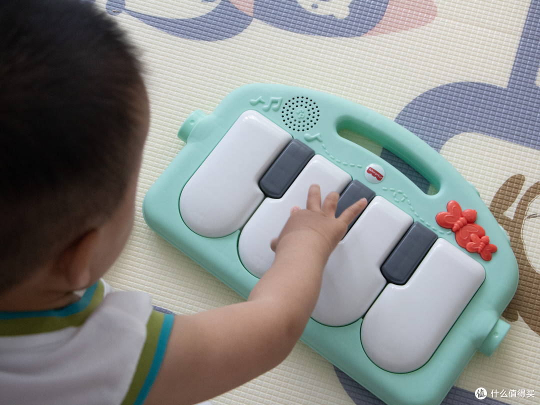 养娃1年多，最不后悔买的玩具--费雪宝宝健身架分享