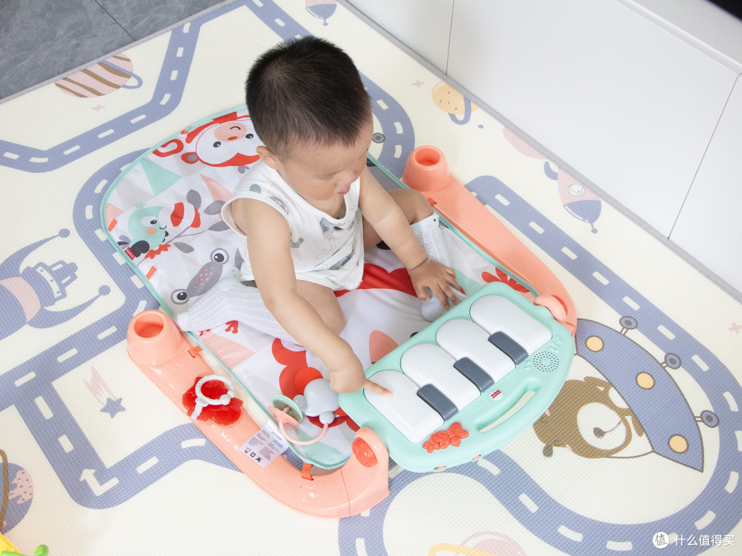 养娃1年多，最不后悔买的玩具--费雪宝宝健身架分享