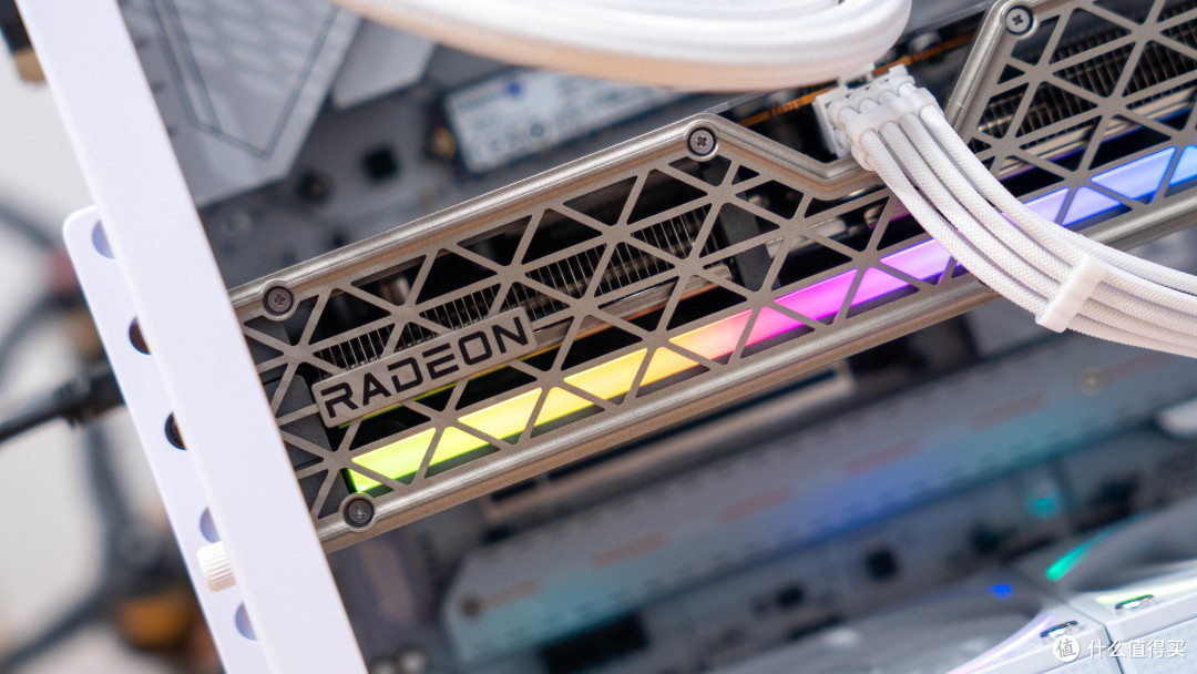 16GB显存的60系显卡:蓝宝石 RX 9060 XT 16GB显卡评测