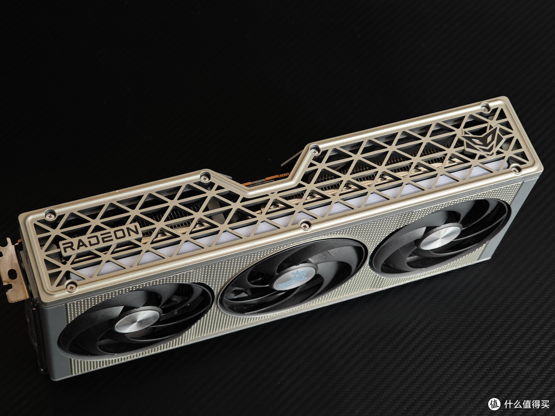 618超值入手AMD甜品卡:蓝宝石NiTRO+氮动RX9060 XT OC首发实测!