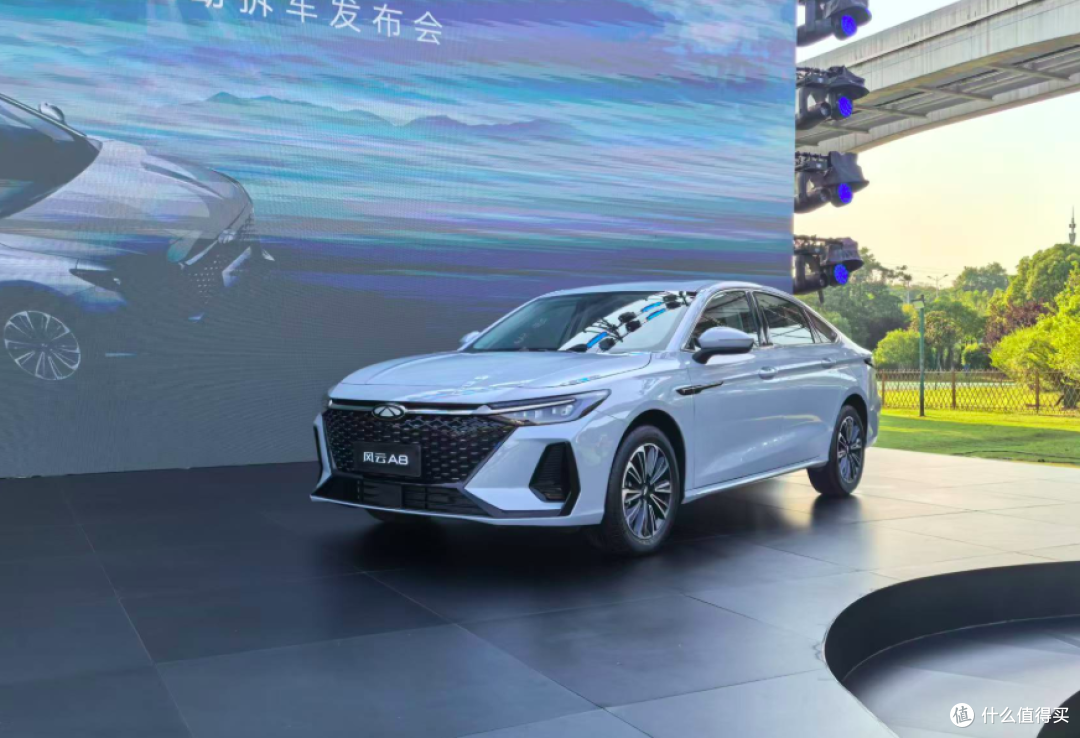 这价位买1.5T太狠了!7.99万起,2025款奇瑞风云 A8插混轿车上市