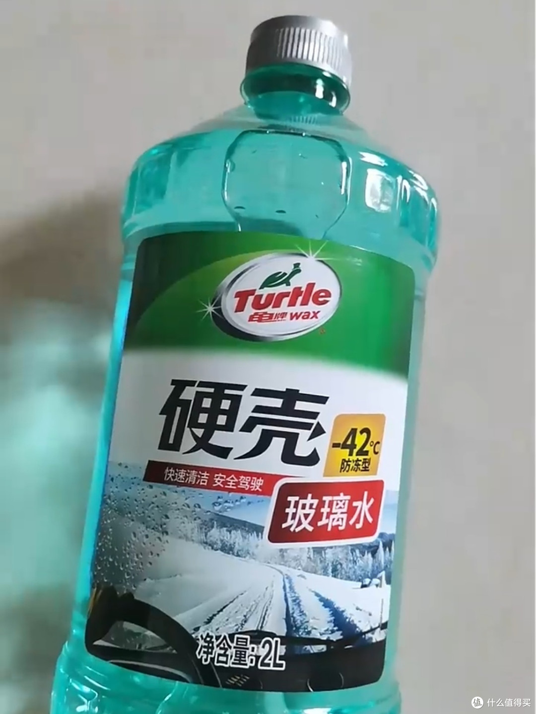 龟牌硬壳玻璃水:夏季驾车必备良品,强力去污守护每一寸视野!