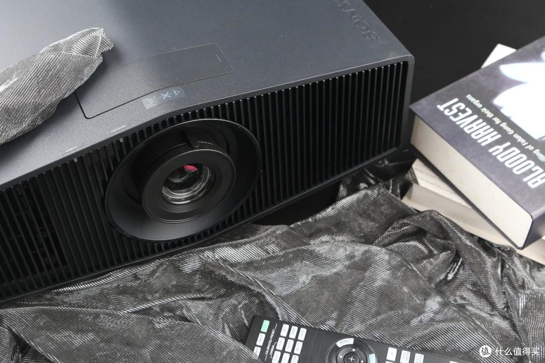 宅家族的硬控装备 深度体验索尼家用投影P7（VPL-XW5100）