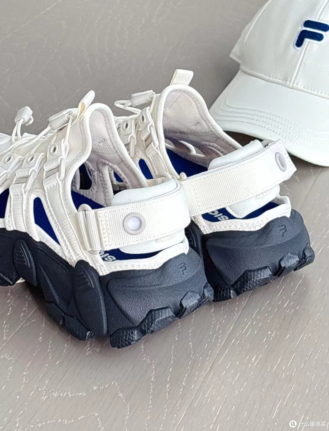 FILA FUSION山脉凉鞋:时尚实用,夏季之选