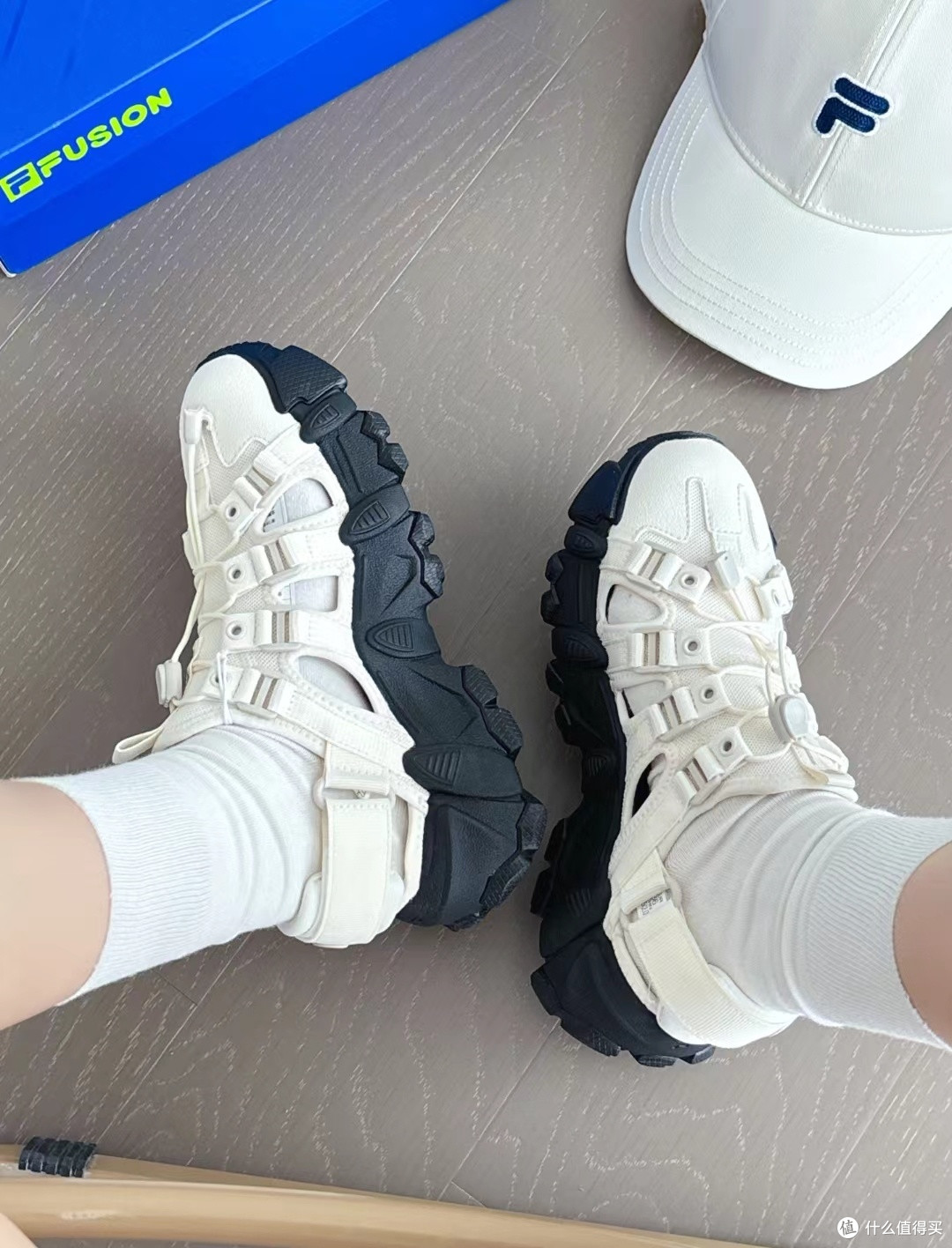 FILA FUSION山脉凉鞋:时尚实用,夏季之选