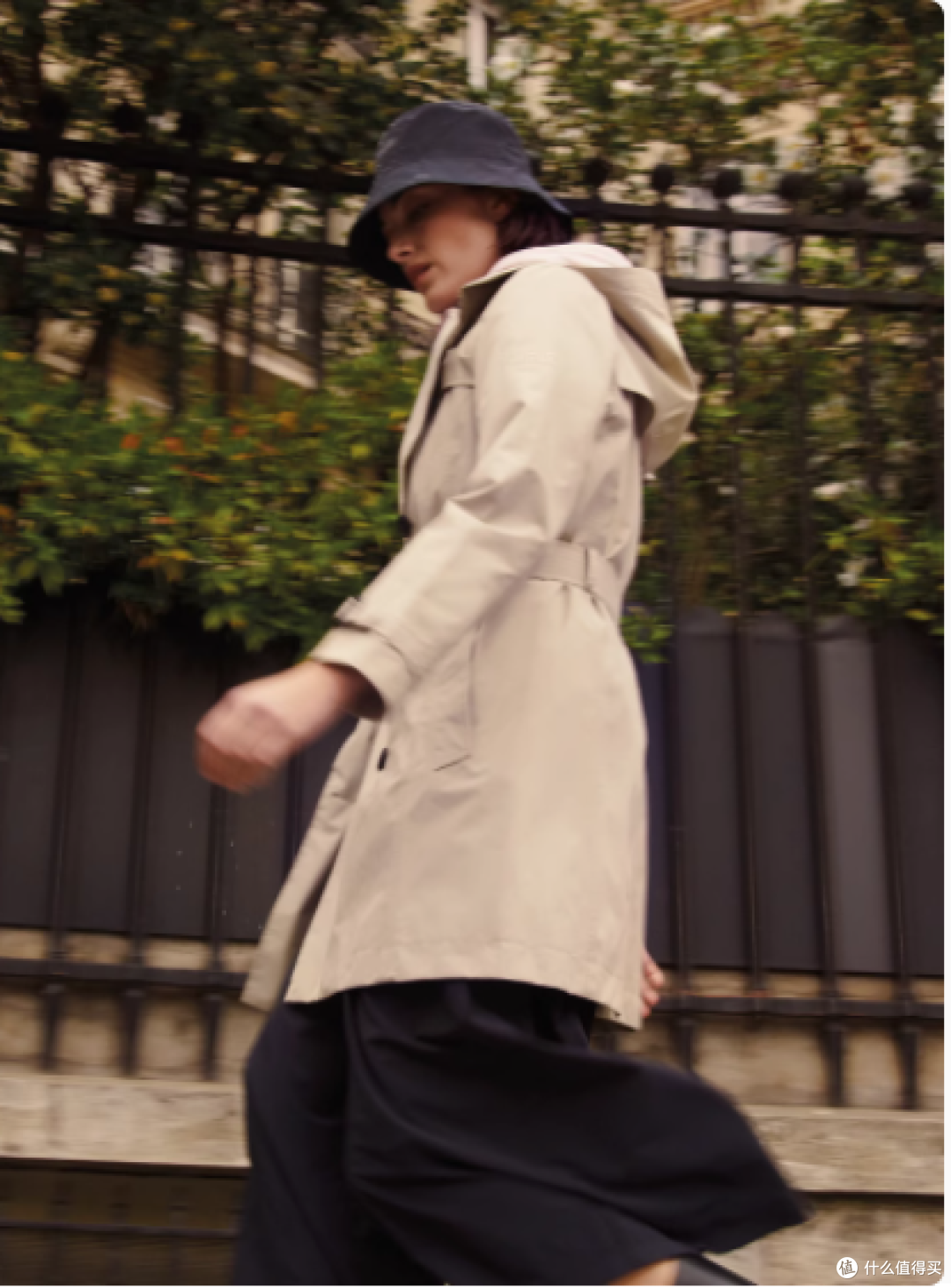 探索无界,风雨同行——AIGLE艾高收腰风衣中长款女士