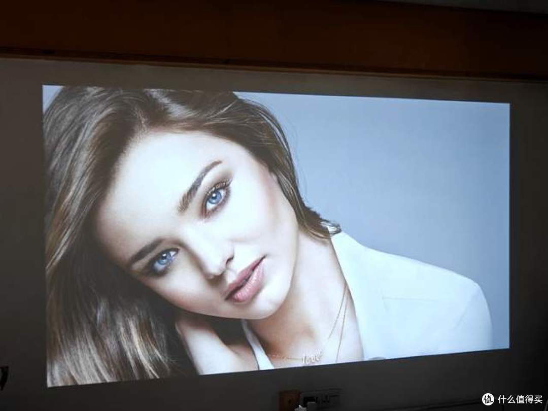 哈趣H3智能投影:百元价格,旗舰享受的真实写照!