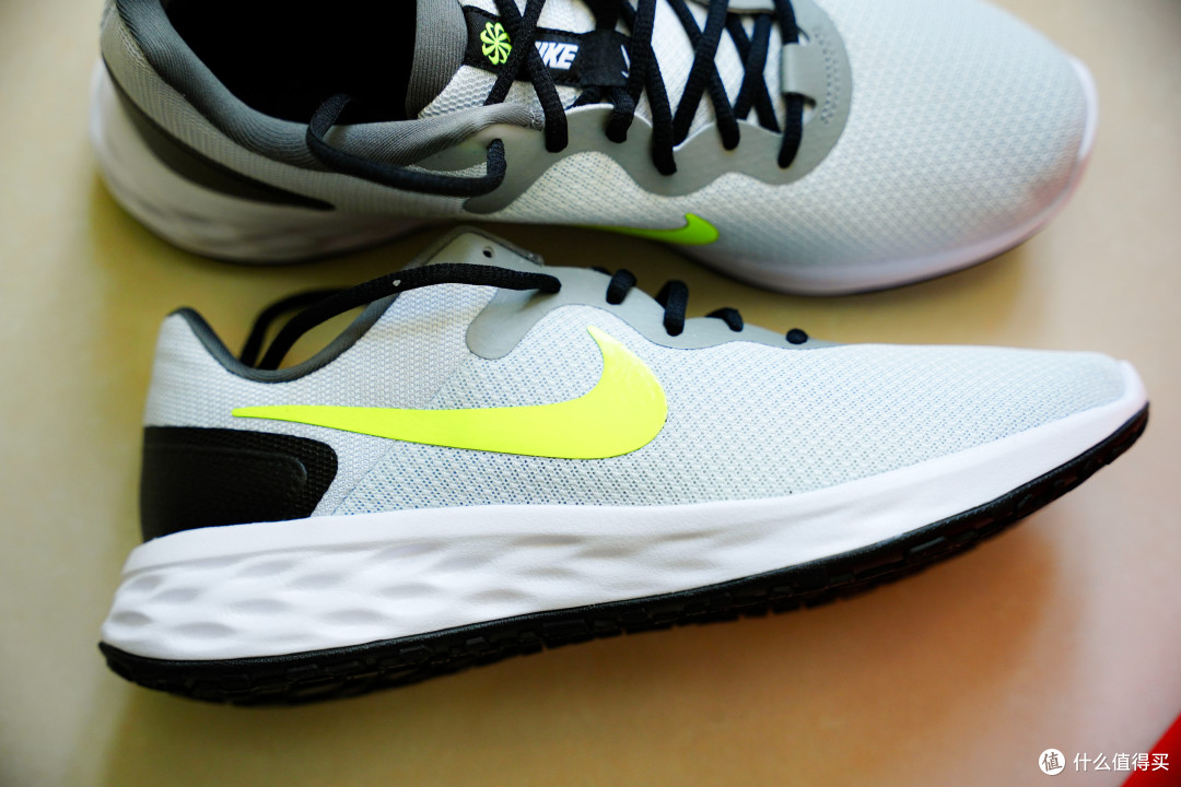 轻量缓震与性价比的平衡术——Nike Revolution 6 NN