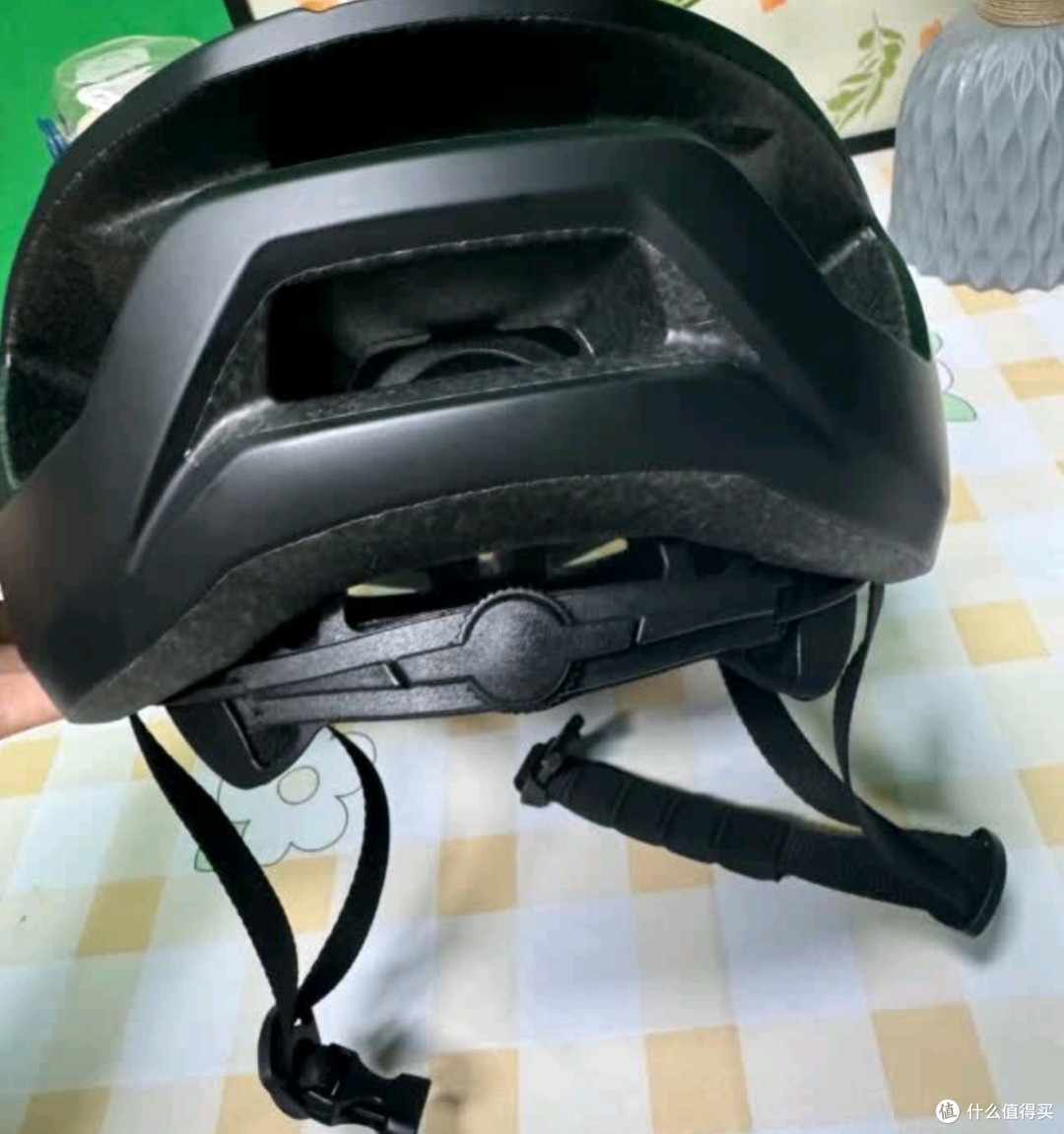 高强度外壳EPS缓冲骑行头盔