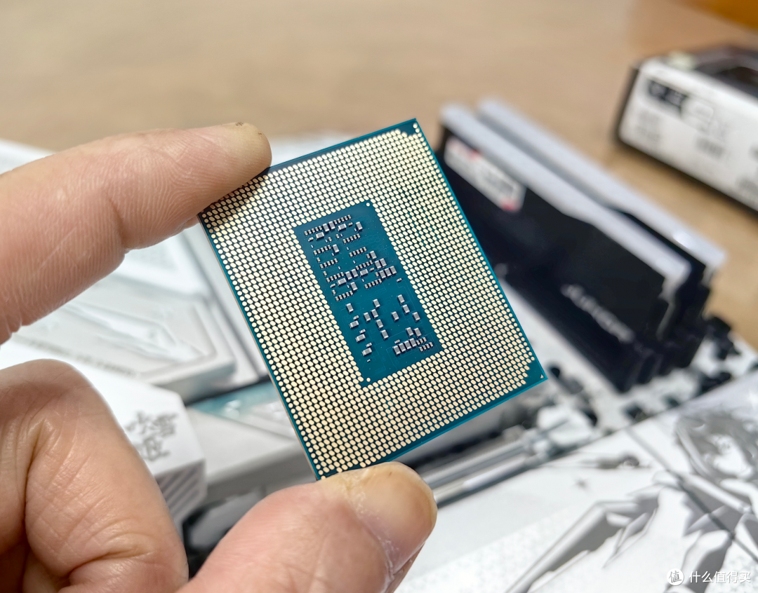 Ultra 265K处理器搭配ROG B860G主板后不到1400,就算炸了也香啊