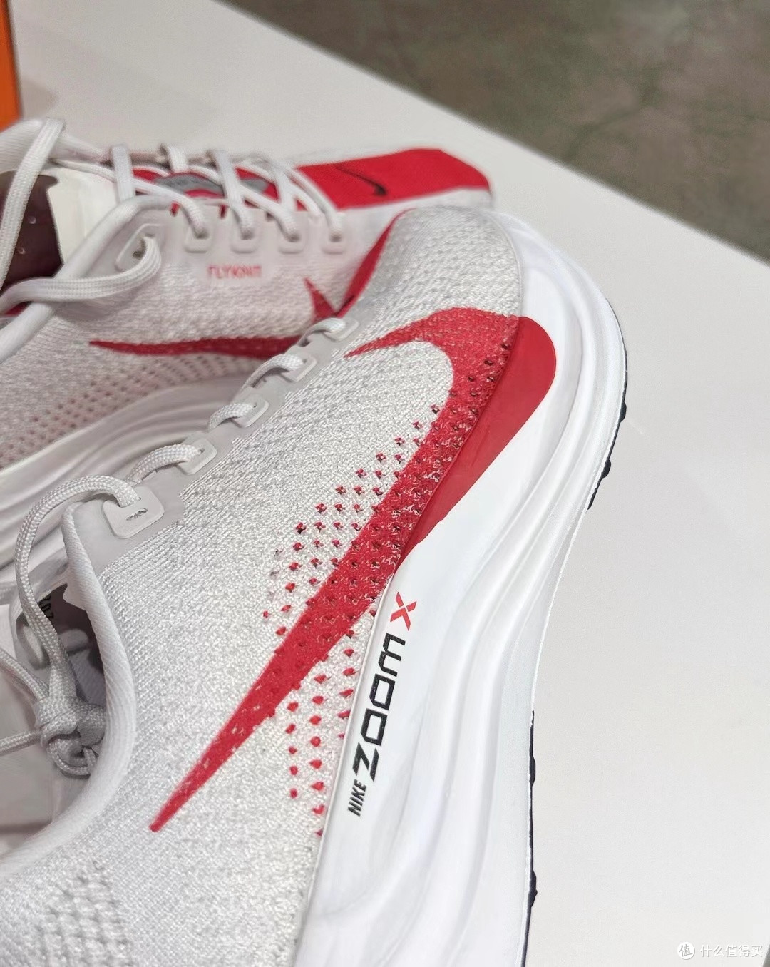 Nike Pegasus Plus:出道即巅峰的速度机器