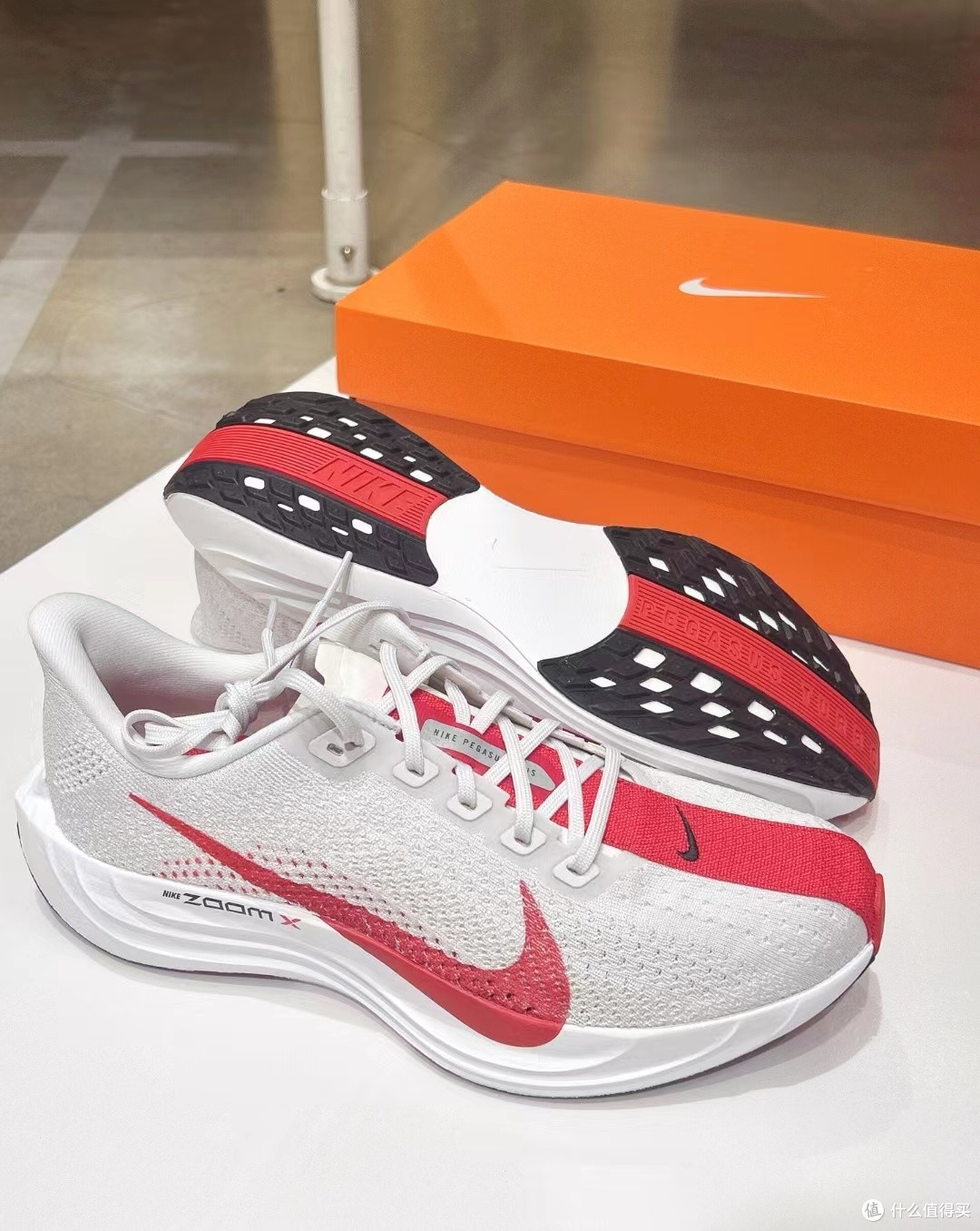 Nike Pegasus Plus:出道即巅峰的速度机器