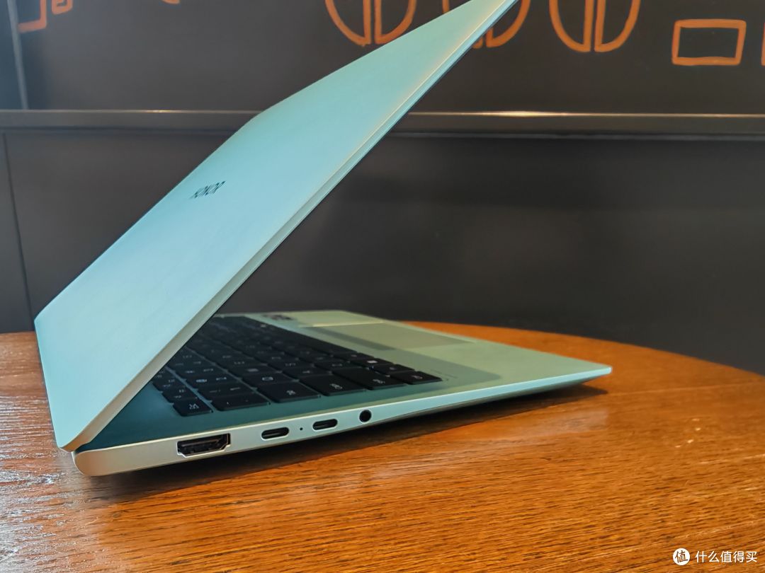 荣耀轻薄笔记本电脑MagicBook Pro14首发实测,实际体验如何?