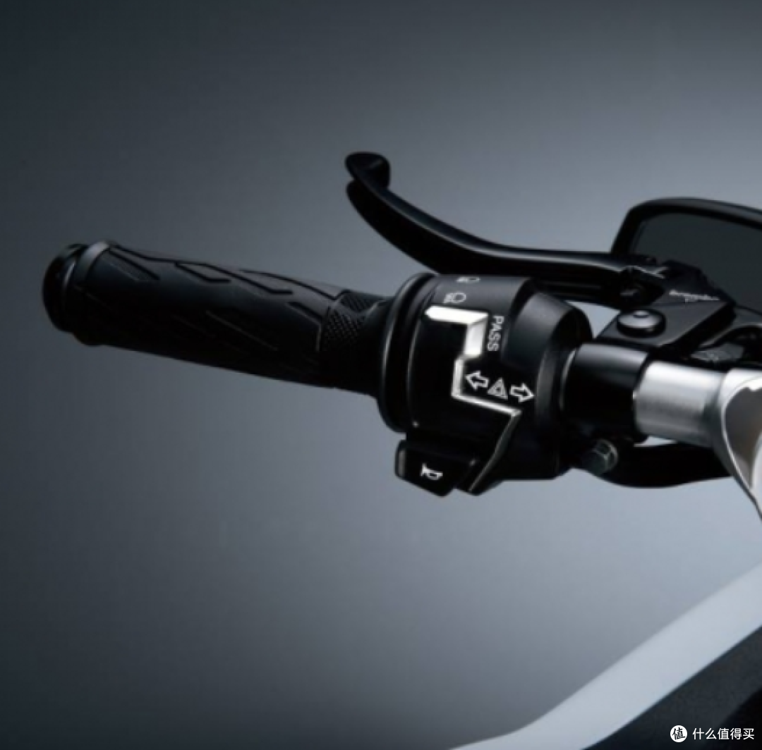 Suzuki EXTRIGGER摩托车