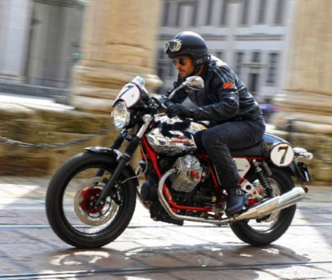 摩托古兹(Moto Guzzi)2025款V7系列摩托车