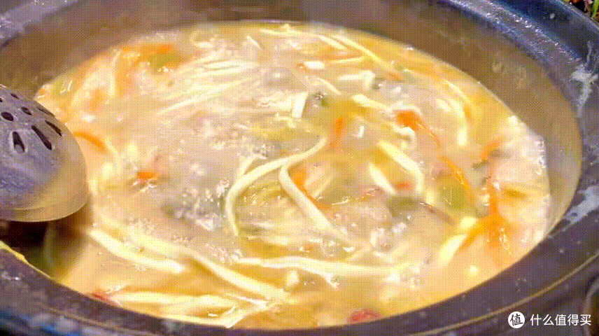 酸浆火锅：一碗绿豆发酵的酸香，解锁神都洛阳的味觉密码