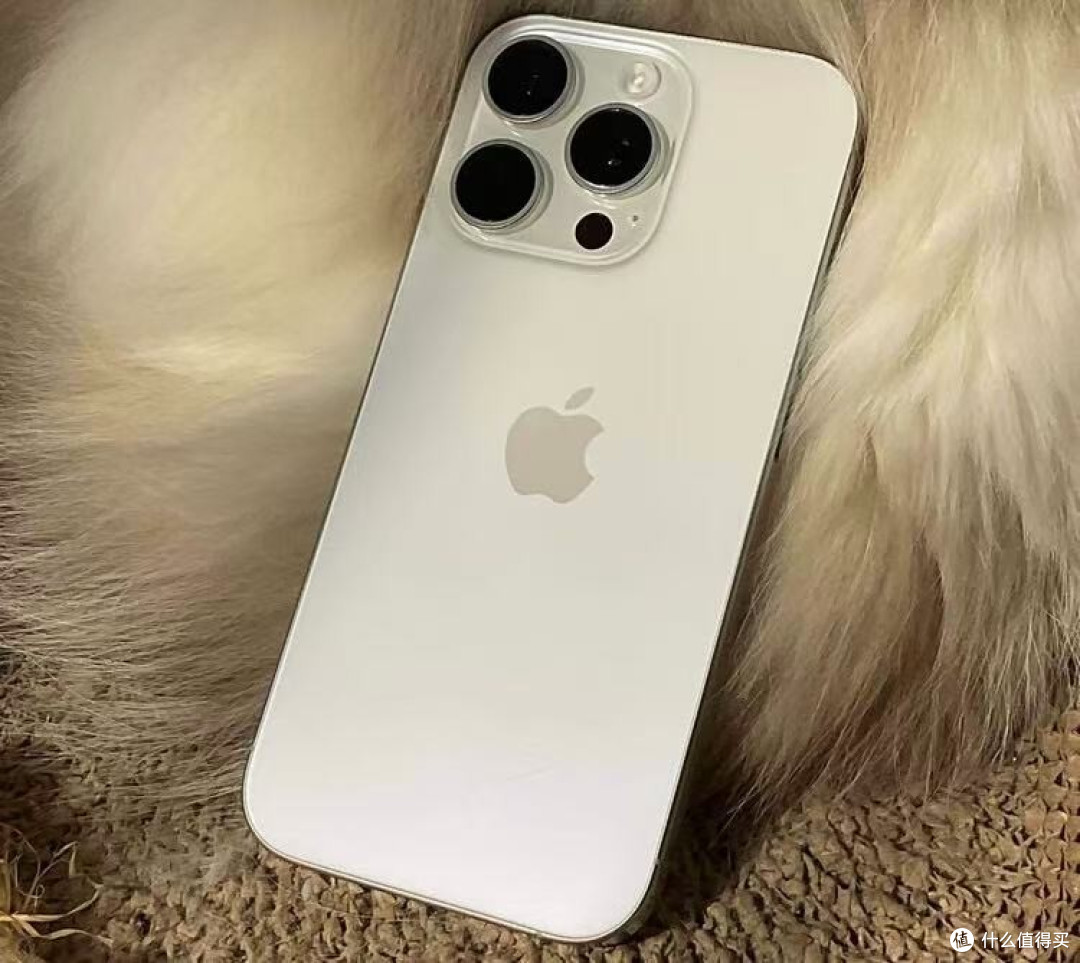 iPhone不讲武德，跌价2401元，五级钛金属+苹果A18 Pro