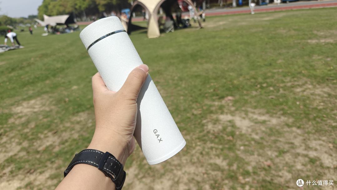 亲身实测!这款白色宫菱钛保温杯,让我彻底告别不锈钢杯的烦恼