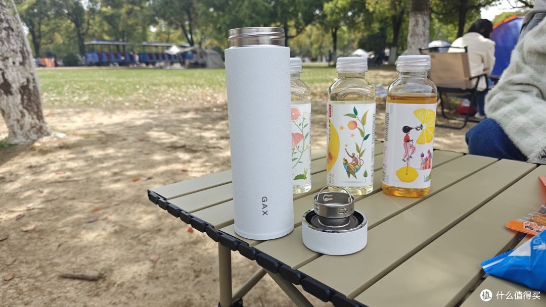亲身实测!这款白色宫菱钛保温杯,让我彻底告别不锈钢杯的烦恼