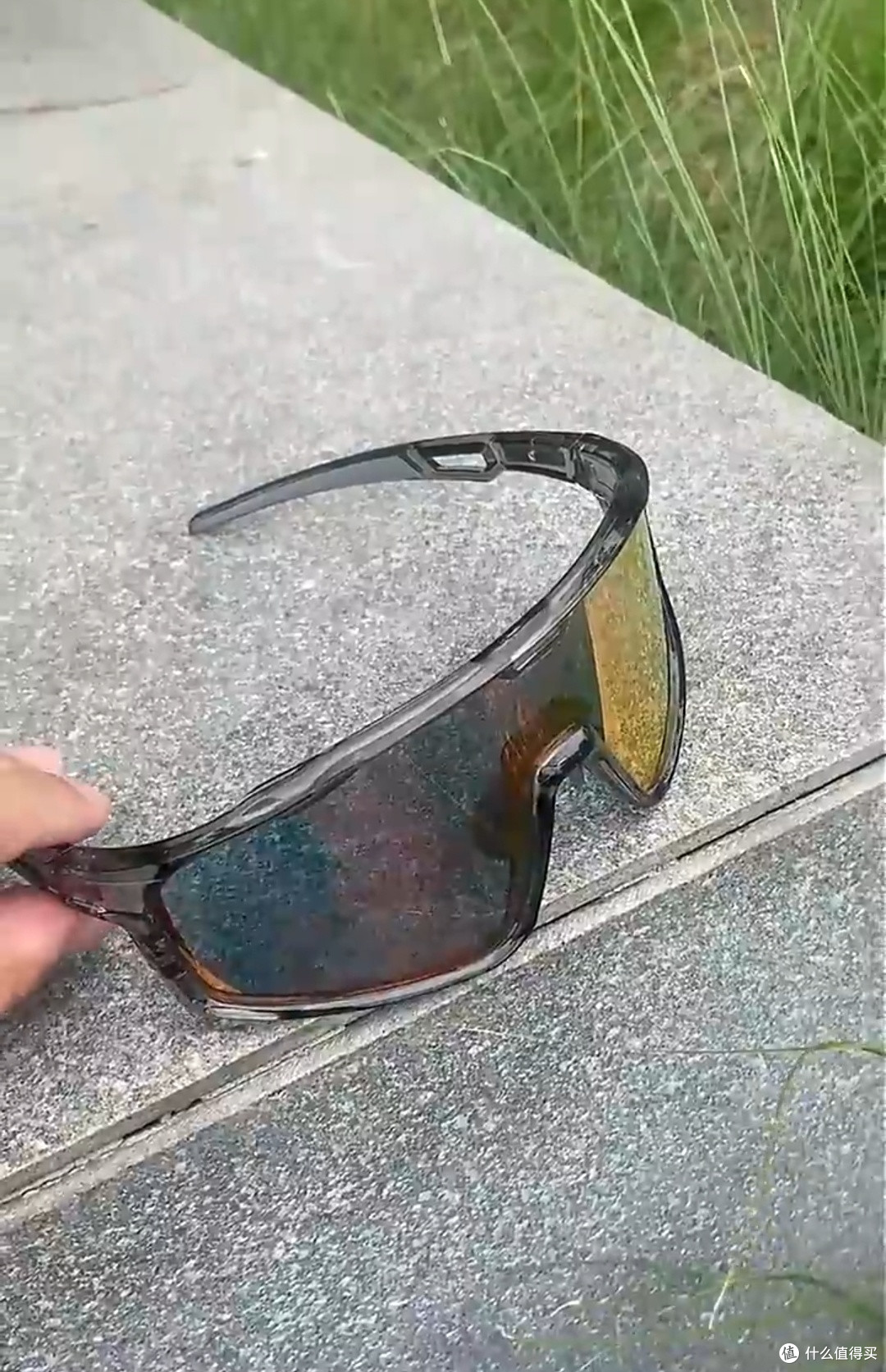 动态光感黑科技!GUB炫彩变色骑行眼镜解锁户外全能防护