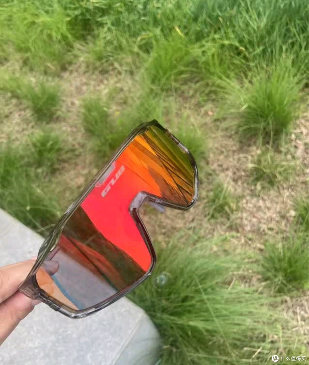 动态光感黑科技!GUB炫彩变色骑行眼镜解锁户外全能防护
