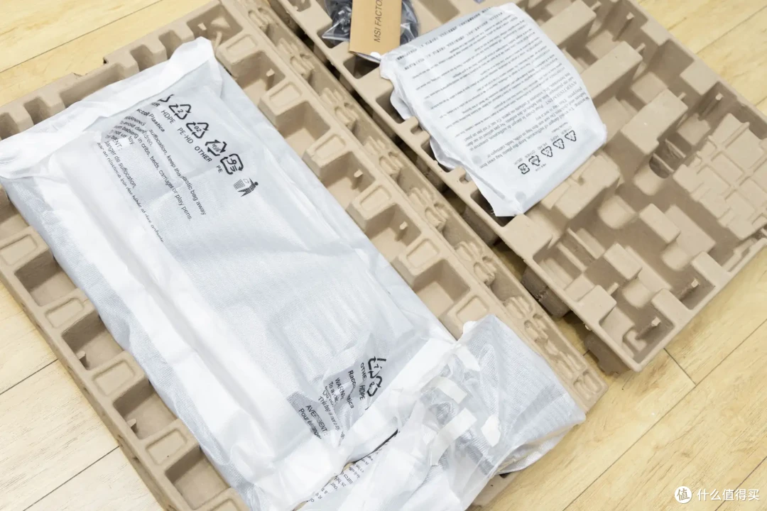 角逐高性价比的顶级电竞显示器,微星MAG 272UP QD-OLED X24流光