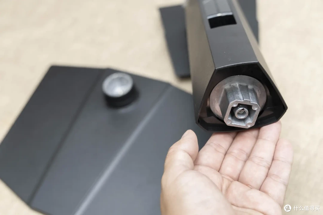 角逐高性价比的顶级电竞显示器,微星MAG 272UP QD-OLED X24流光