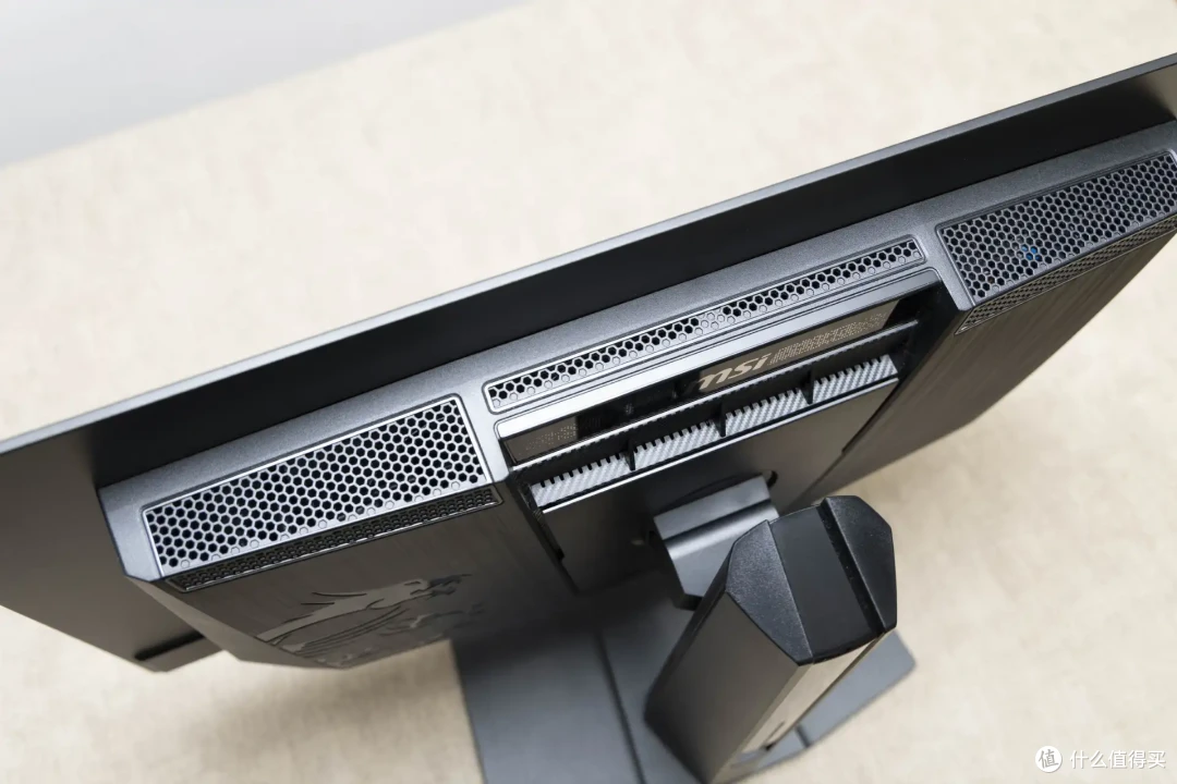 角逐高性价比的顶级电竞显示器,微星MAG 272UP QD-OLED X24流光