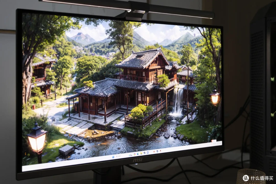角逐高性价比的顶级电竞显示器,微星MAG 272UP QD-OLED X24流光