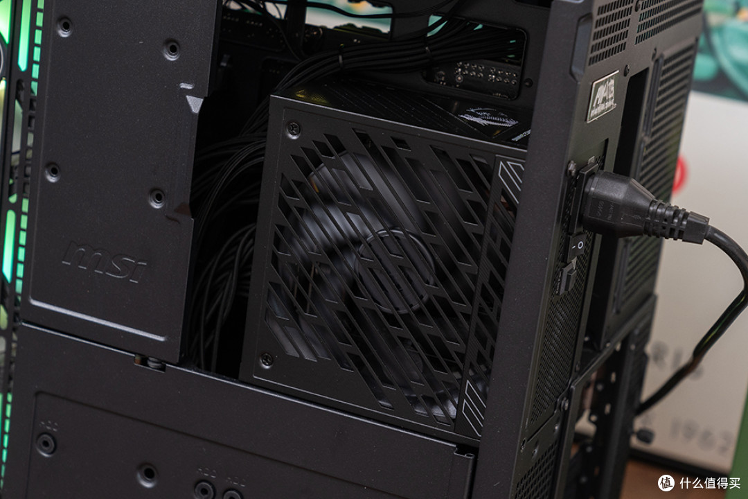 微星暗黑家族新成员,MPG A1000GS PCIE5电源上手体验