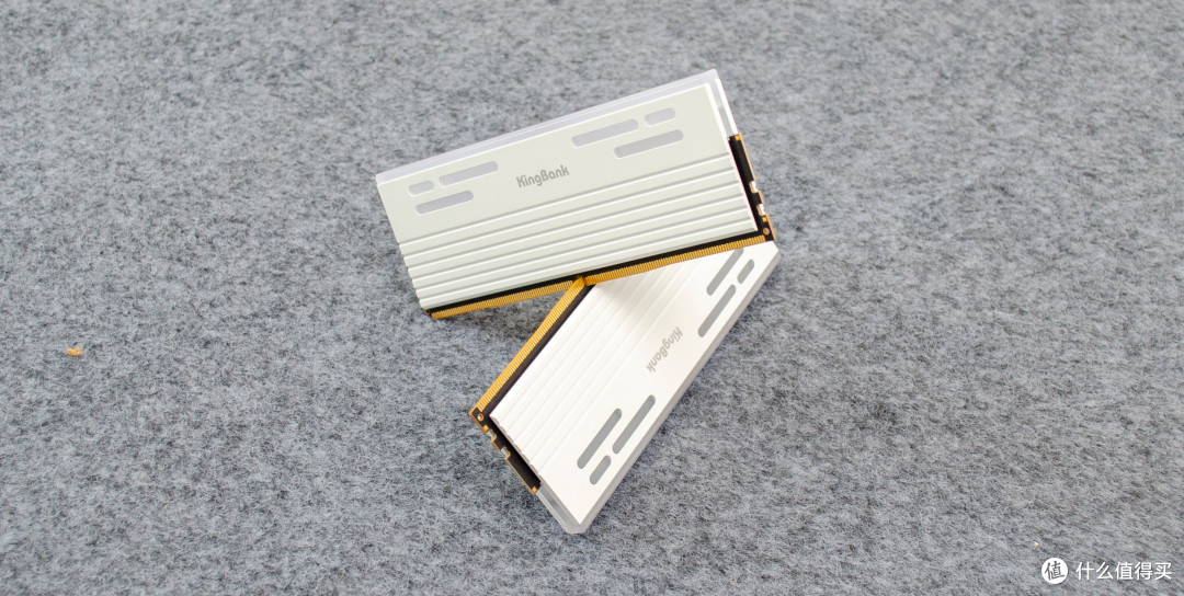 AMD甜点内存？金百达星刃6000 C28 48G：性能/颜值/容量三倍快乐