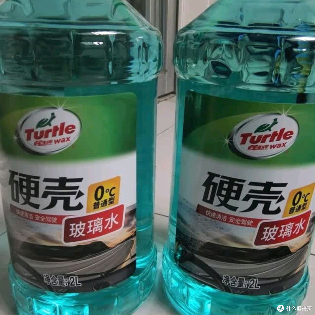 龟牌硬壳玻璃水0度:夏季驾车清晰视野的守护神