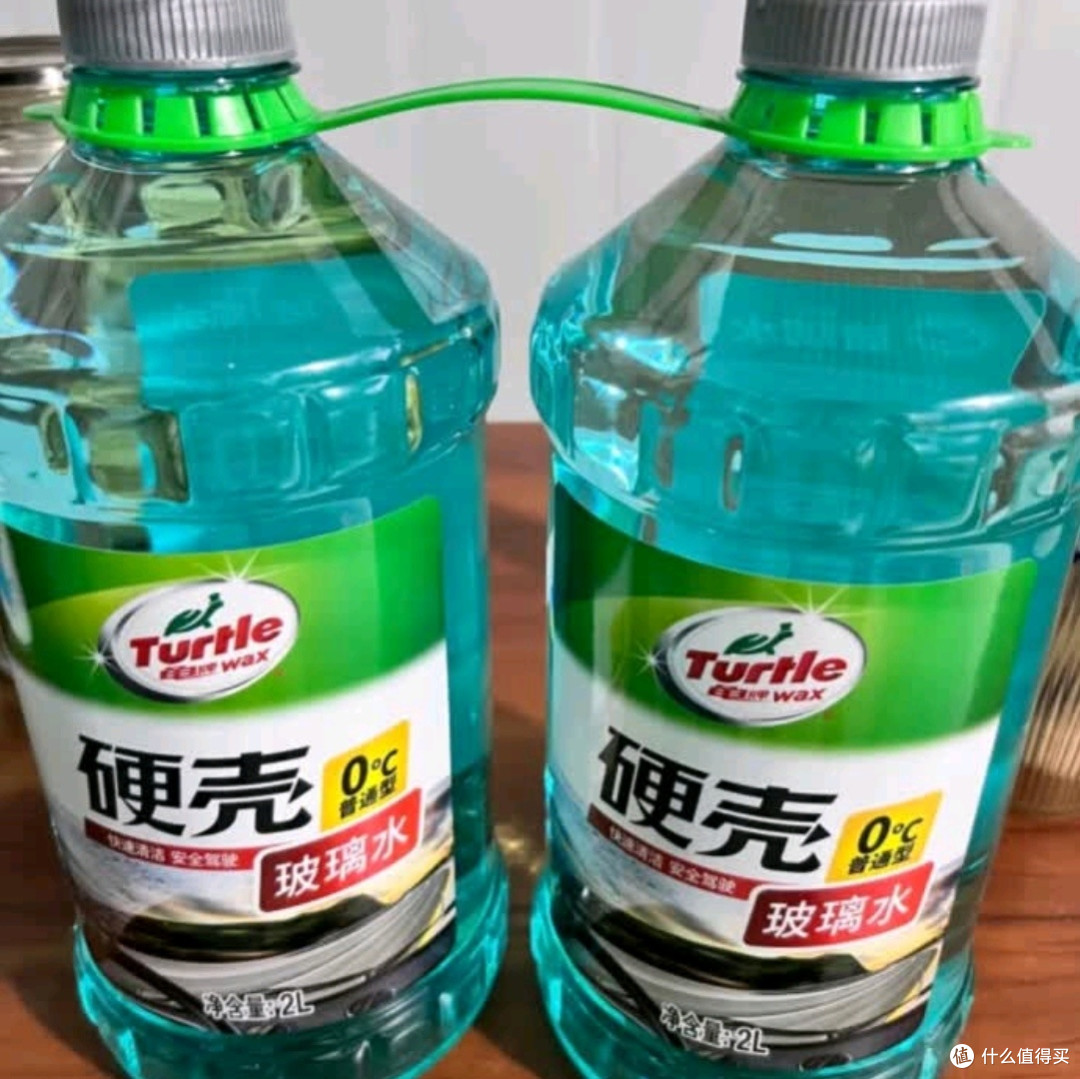 龟牌硬壳玻璃水0度：夏季驾车必备，强力去污守护清晰视野