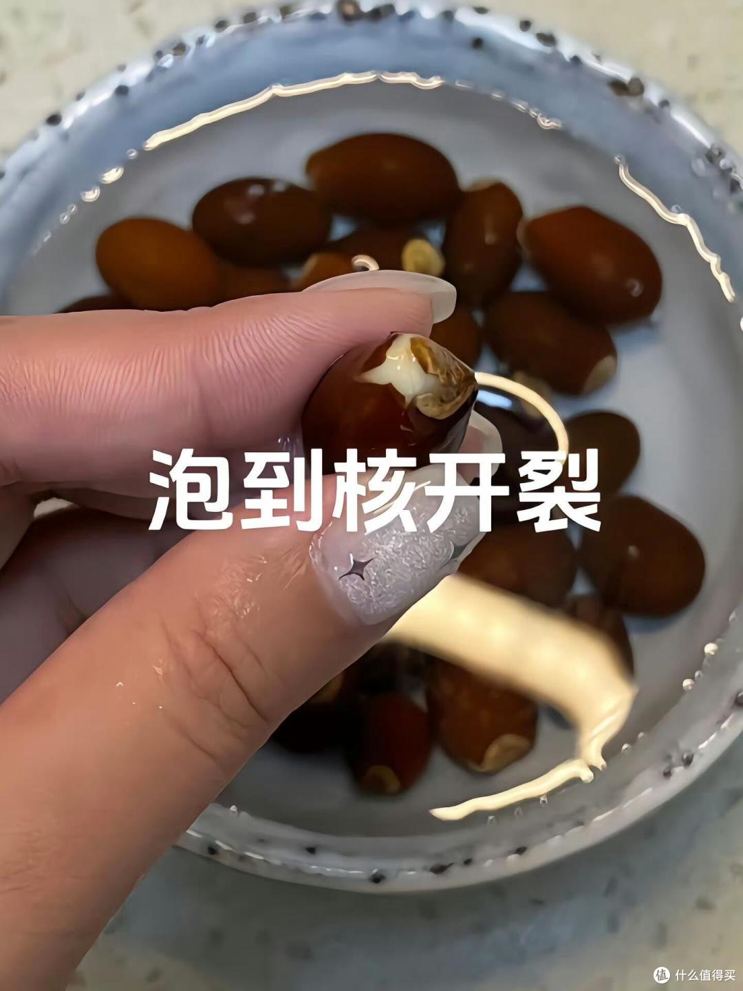 福建一姑娘把“荔枝核”泡水里,两周长成“粉盆栽”,太治愈了
