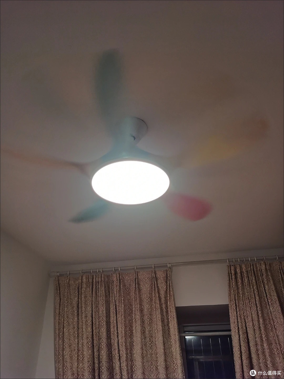 高颜值多功能TCL风扇灯提升儿童房氛围