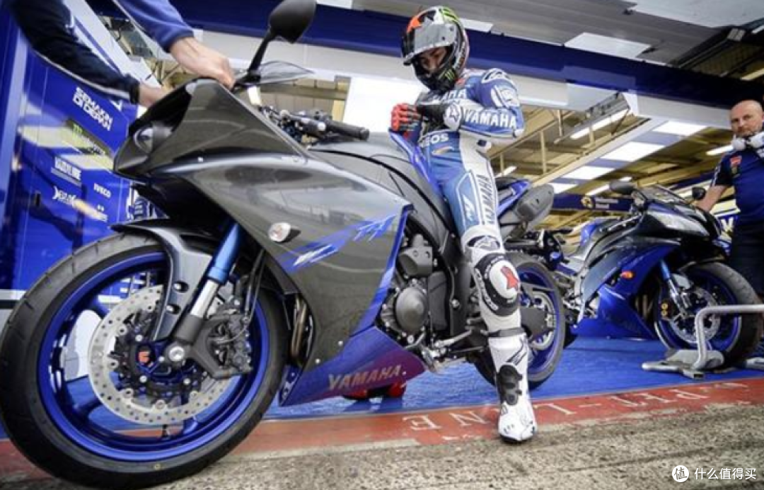 2014年雅马哈YZF-R1 RACE BLU高性能摩托车