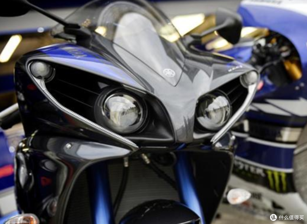 2014年雅马哈YZF-R1 RACE BLU高性能摩托车