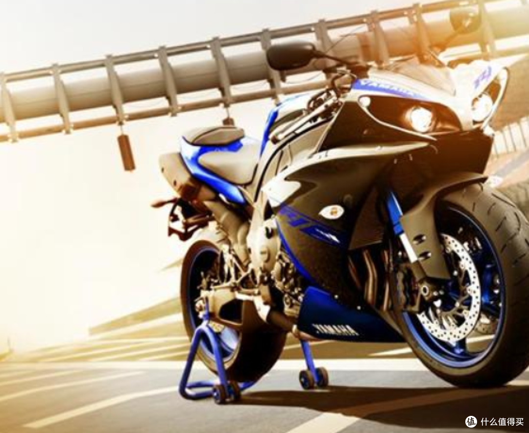 2014年雅马哈YZF-R1 RACE BLU高性能摩托车