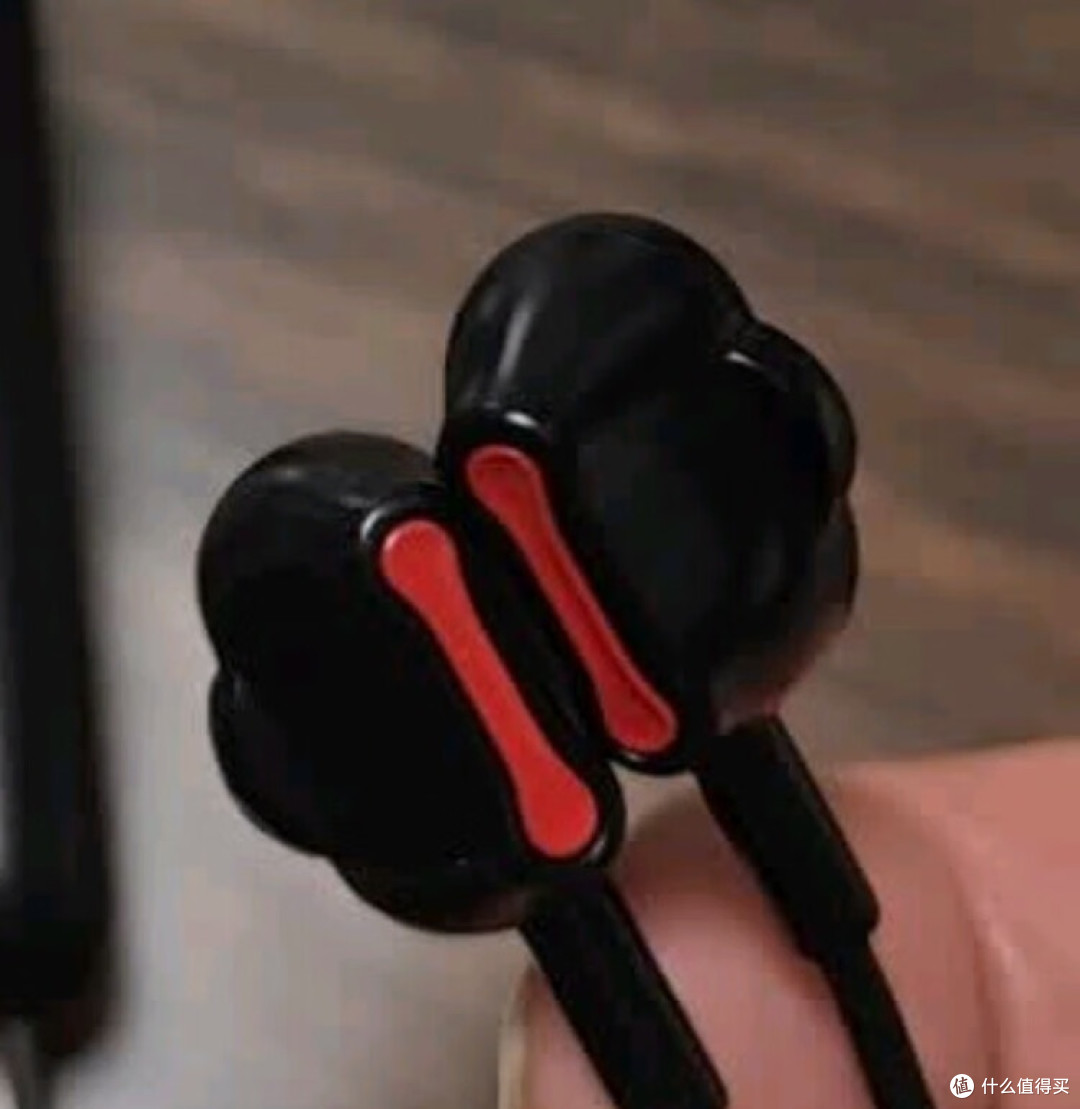 山水i37S颈挂耳机:百元实用之选