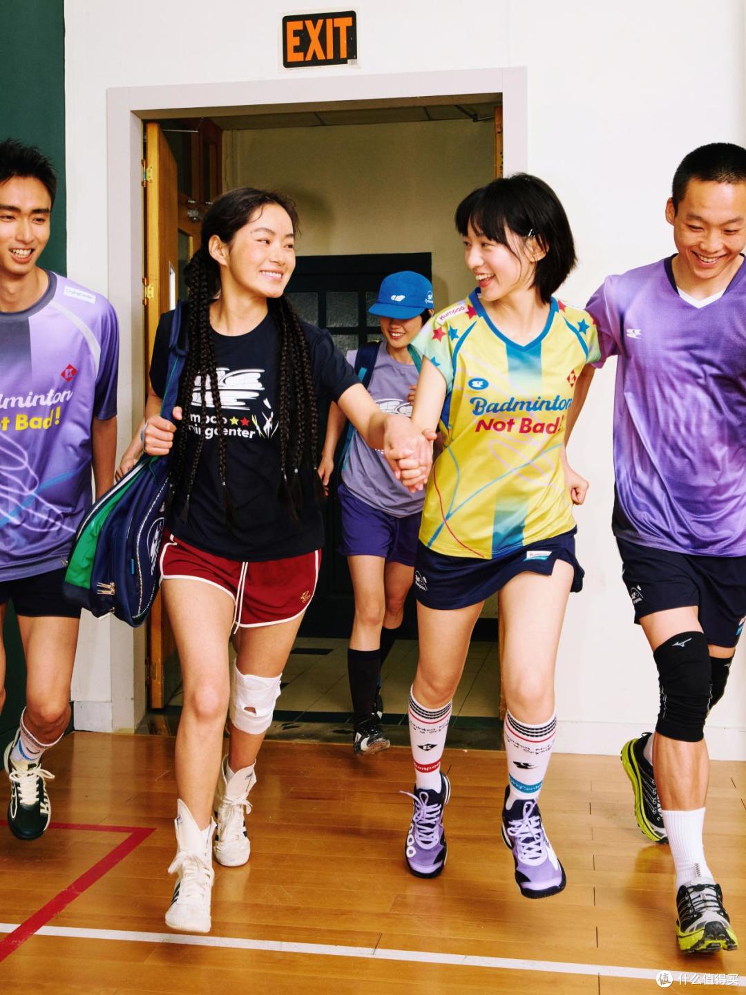 专业与潮流的双向奔赴:薰风×哭喊中心破圈定义羽球新美学
