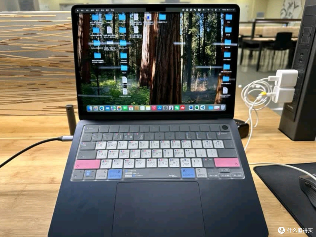 Apple 2025款天蓝色电脑MC6T4CH/A:科技与艺术的完美融合