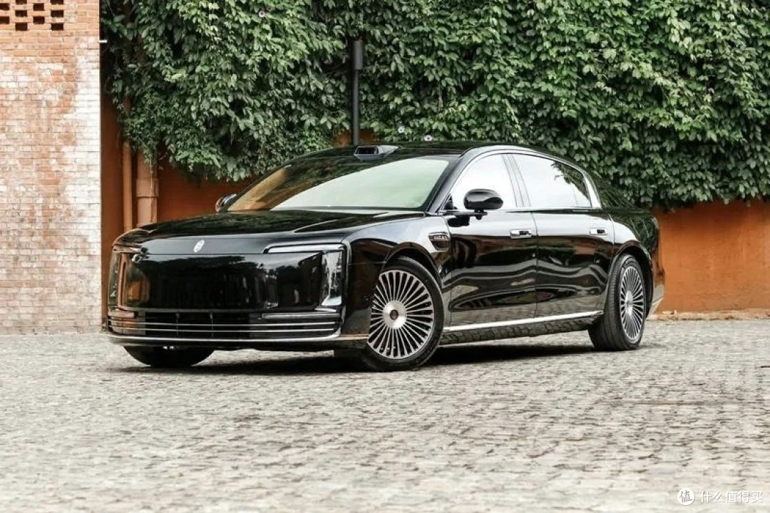 70万起售的尊界S800,72小时下定2600台,咱们国人确实真的有钱。