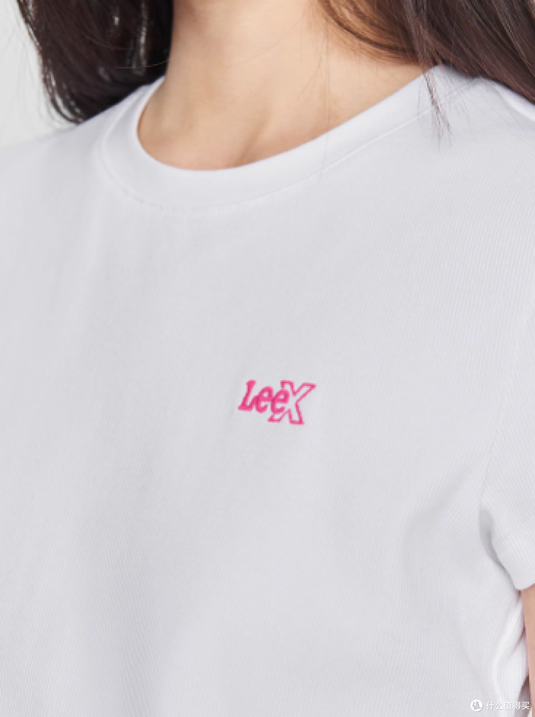 Lee25春夏新品修身版型圆领刺绣小Logo女短袖T恤潮