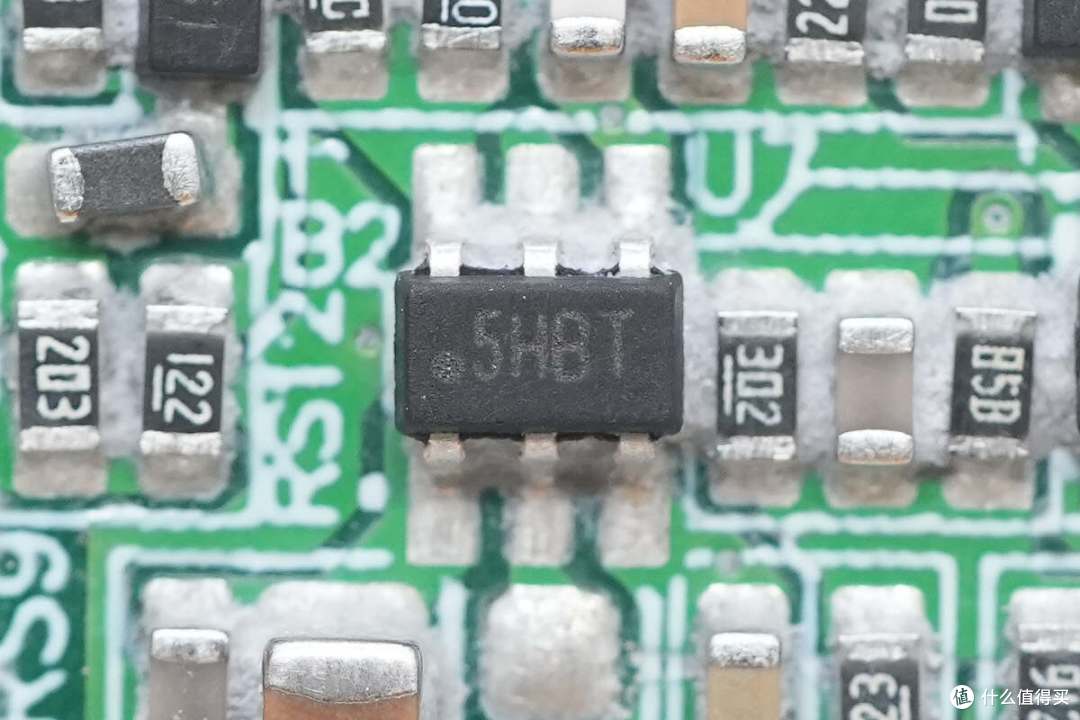 279的售价值不值得买？安克130W六口桌面充Mini拆解