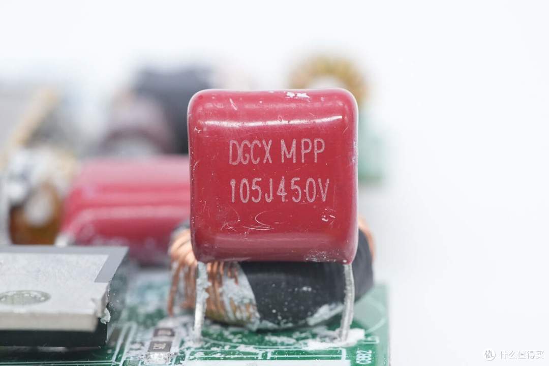 279的售价值不值得买？安克130W六口桌面充Mini拆解