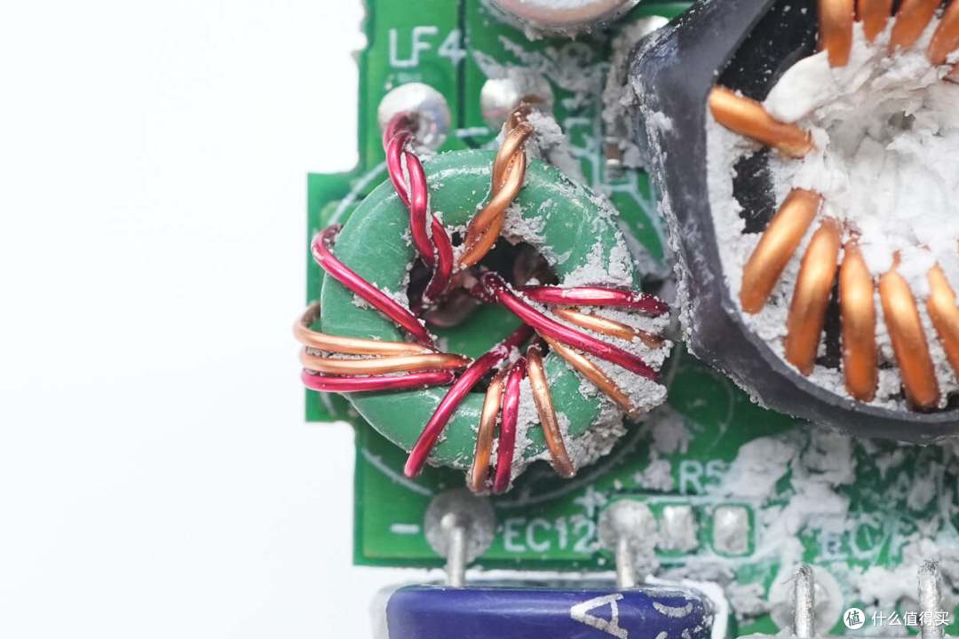 279的售价值不值得买？安克130W六口桌面充Mini拆解