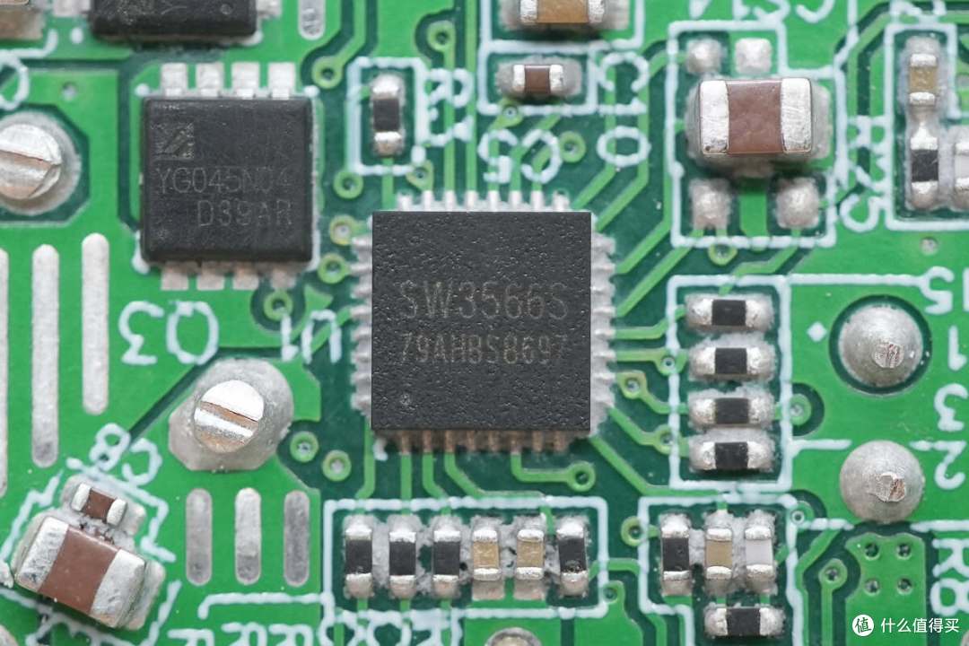 279的售价值不值得买？安克130W六口桌面充Mini拆解