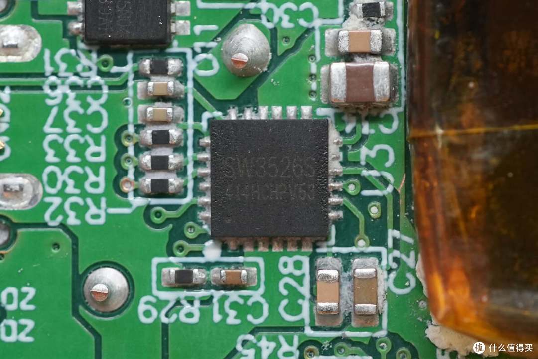 279的售价值不值得买？安克130W六口桌面充Mini拆解